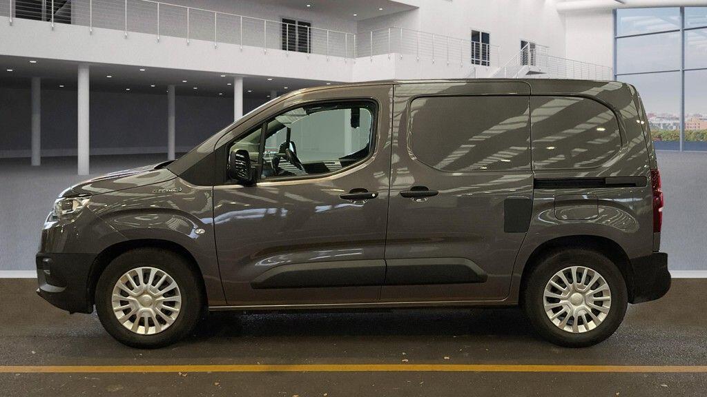 Used Toyota ProAce 2022 for sale - 76667196: Photo 33