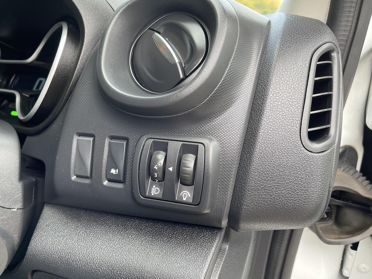 Used Renault Trafic 2021 for sale - 76898282: Photo 34