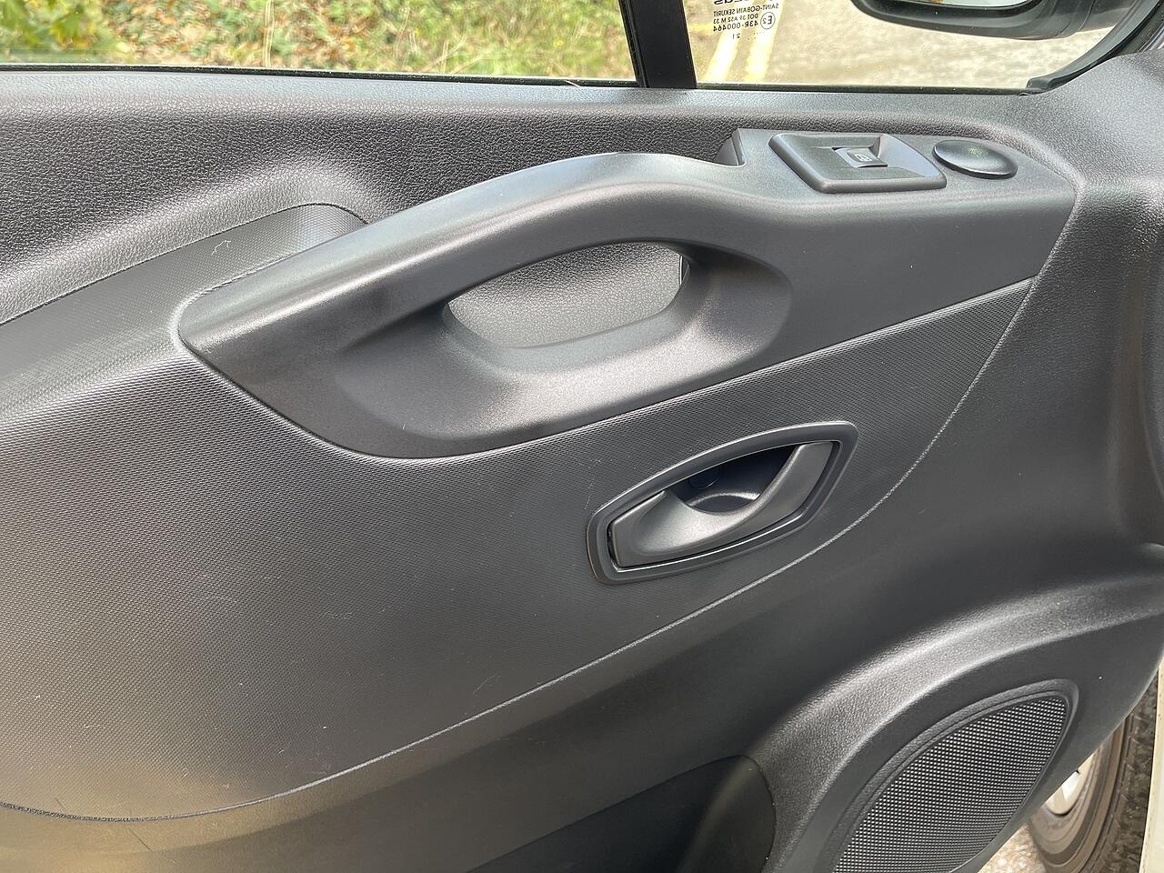 Used Renault Trafic 2021 for sale - 76898282: Photo 37