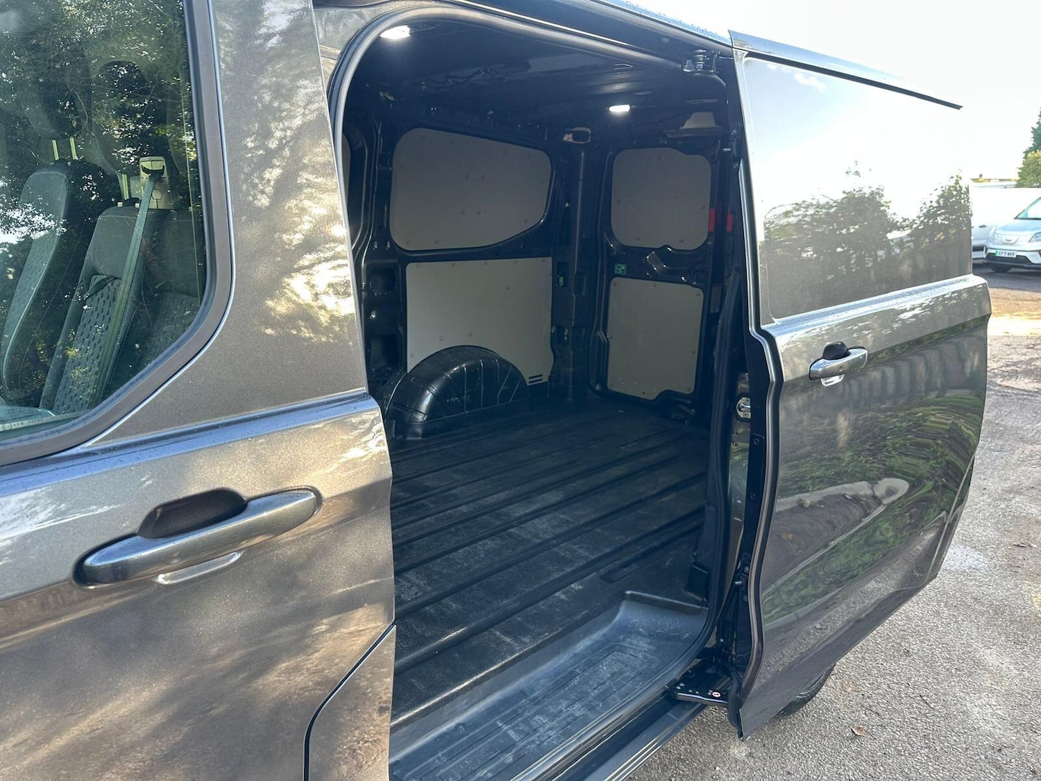 Used Ford Transit Custom 2024 for sale - 75789536: Photo 53