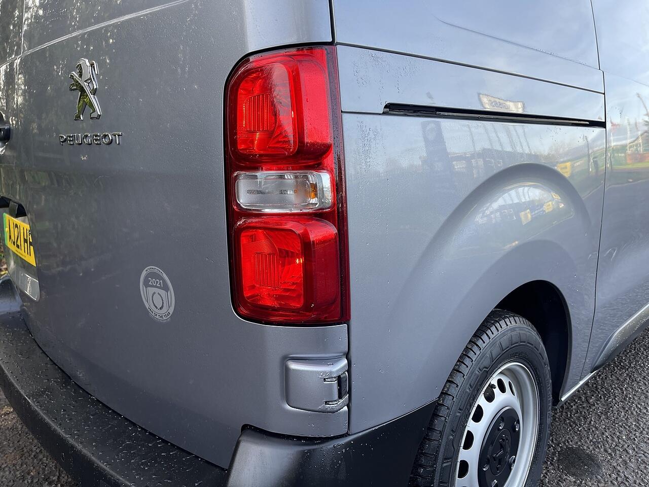 Used Peugeot e-Expert 2021 for sale - 76667458: Photo 12