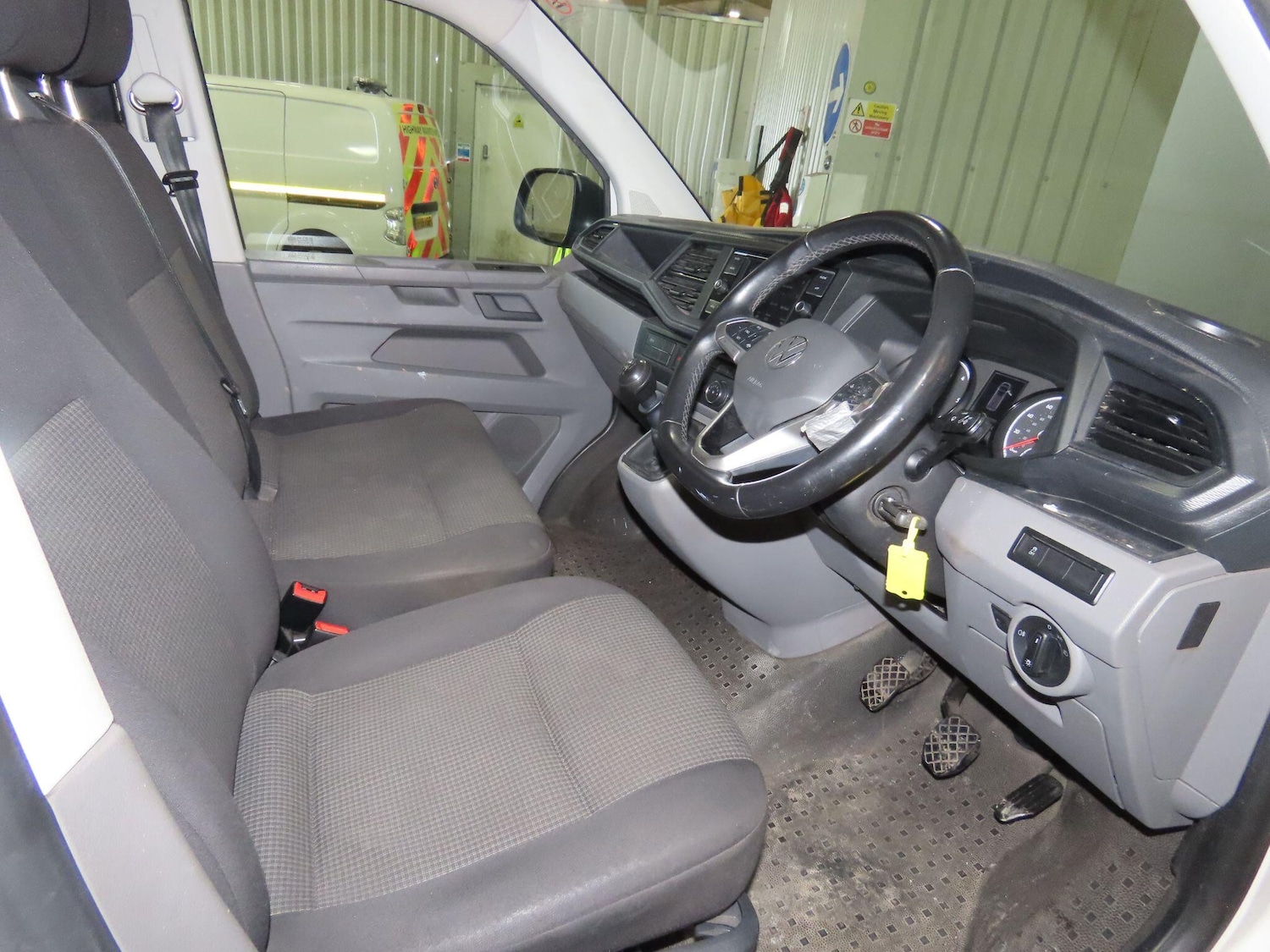 Used Volkswagen Transporter for sale - 77824211: Photo 4