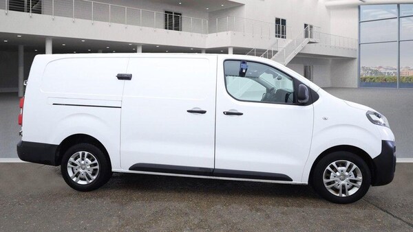 Used Vauxhall Vivaro 2020 for sale - 76042752: Photo 3