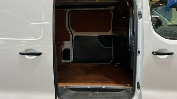 Used Vauxhall Vivaro 2020 for sale - 76042752: Photo 5