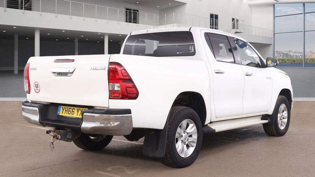 Used Toyota Hilux 2017 for sale - 78058295: Photo 4