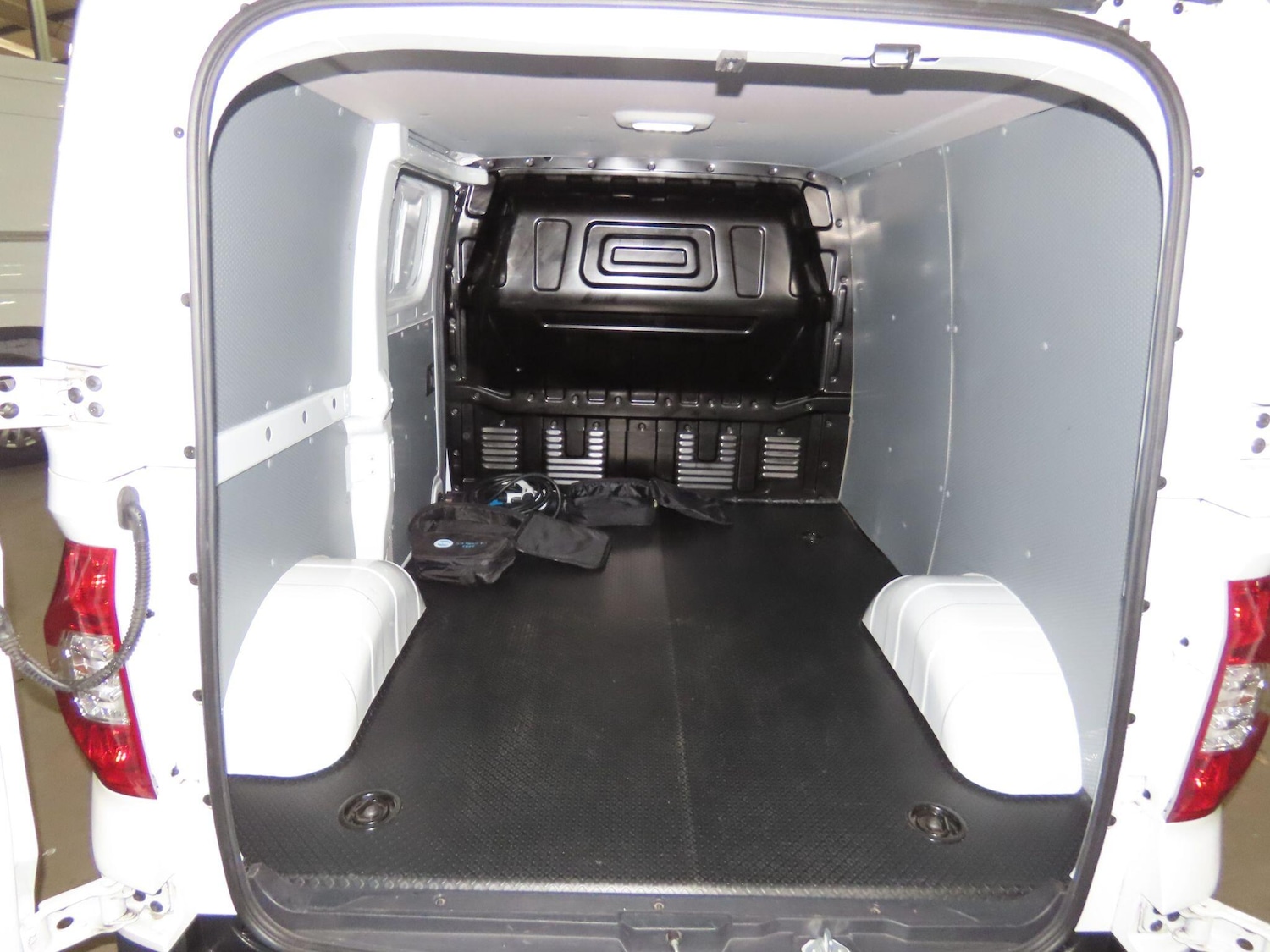 Used Maxus eDeliver 3 2022 for sale - 76714926: Photo 47