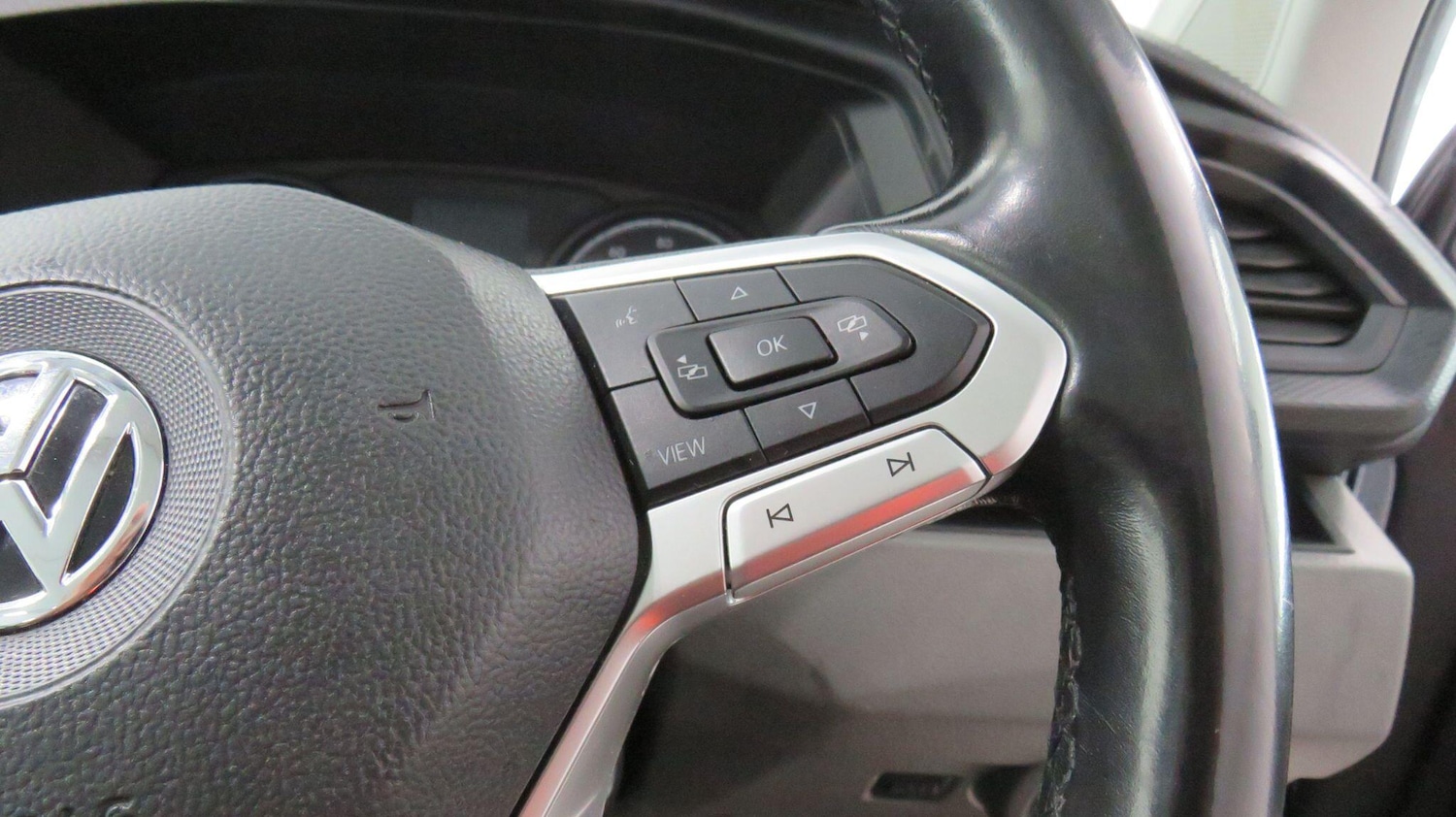 Used Volkswagen Transporter Shuttle 2020 for sale - 76942318: Photo 13