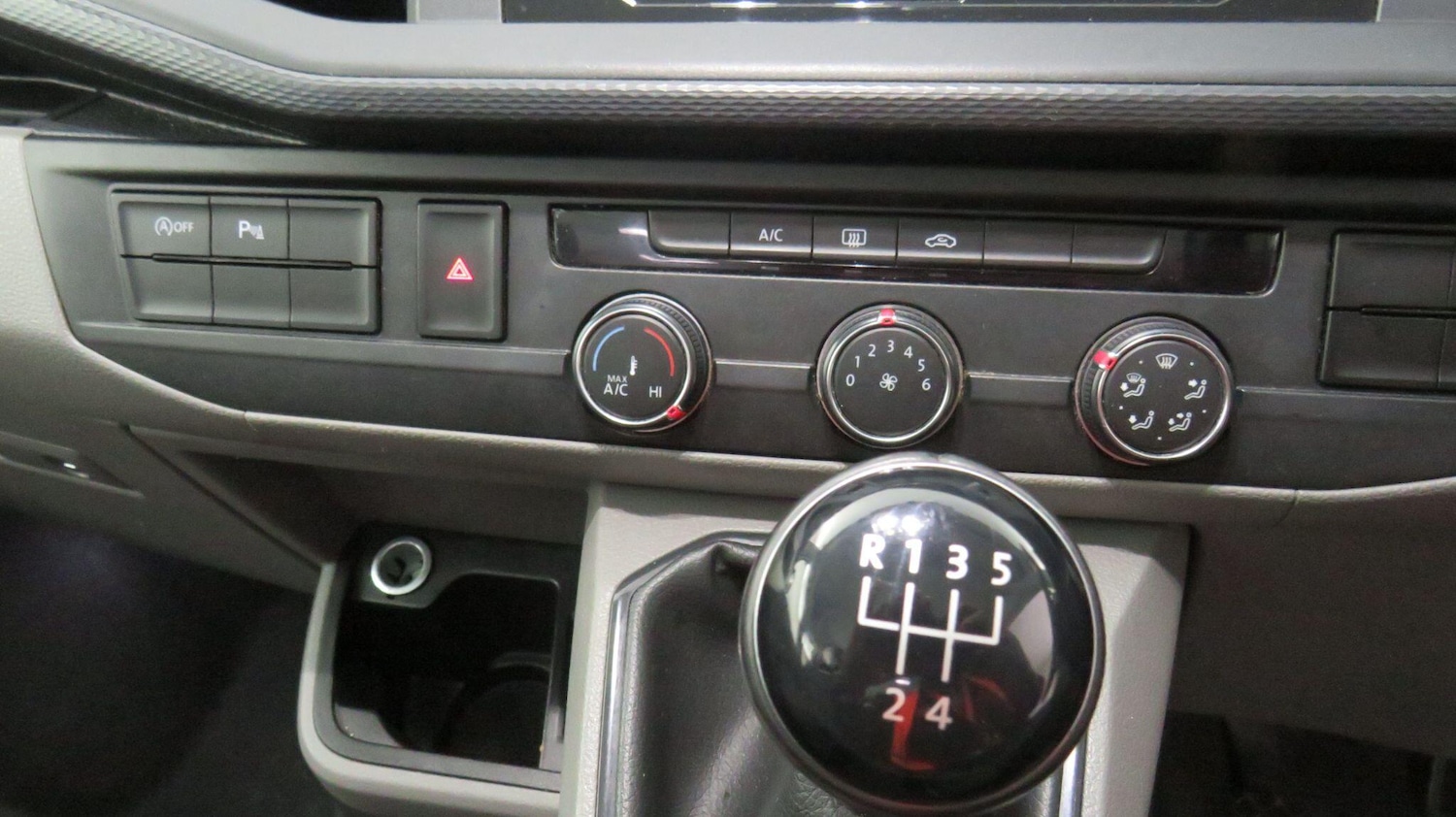 Used Volkswagen Transporter Shuttle 2020 for sale - 76942318: Photo 16