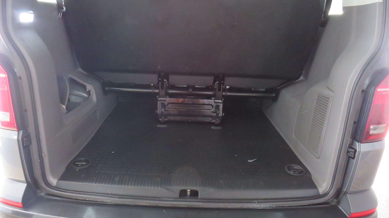 Used Volkswagen Transporter Shuttle 2020 for sale - 76942318: Photo 23