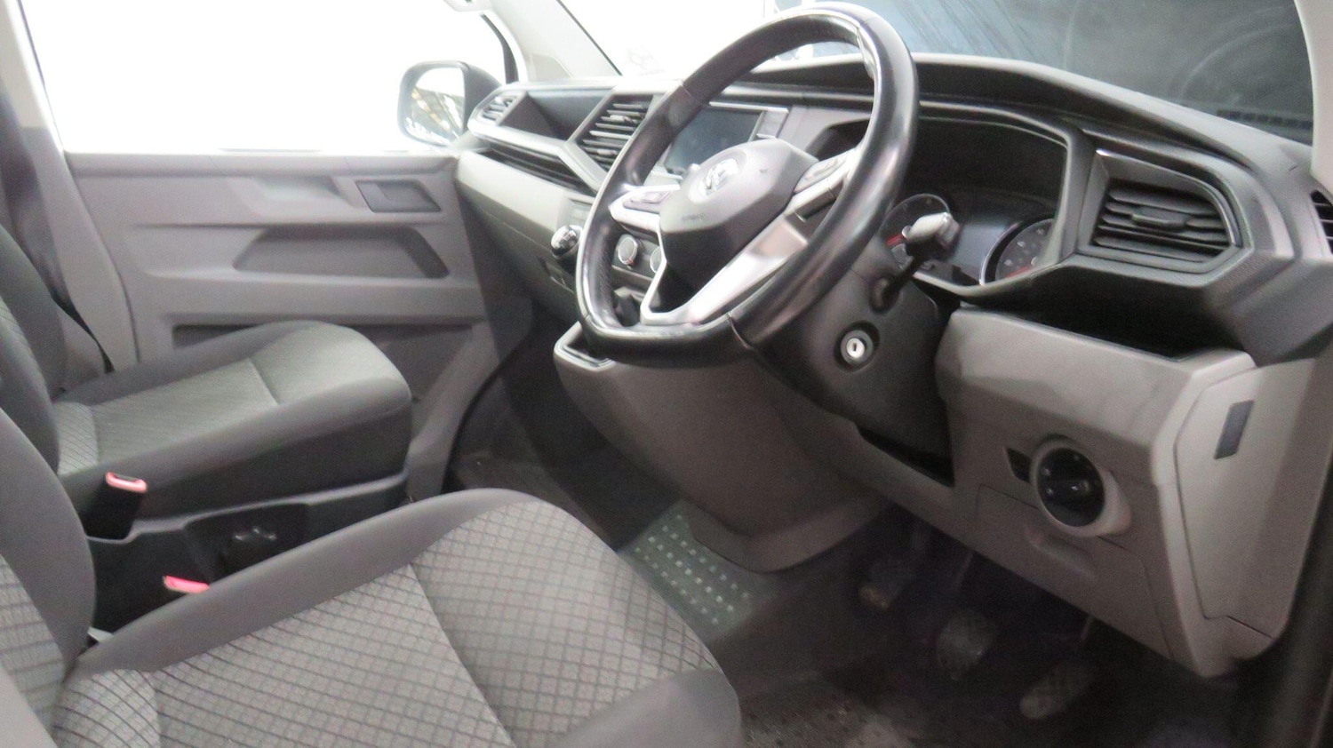 Used Volkswagen Transporter Shuttle 2020 for sale - 76942318: Photo 59