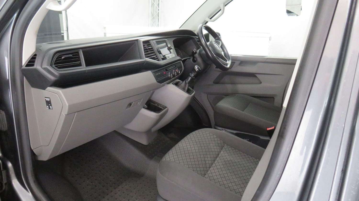 Used Volkswagen Transporter Shuttle 2020 for sale - 76942318: Photo 70