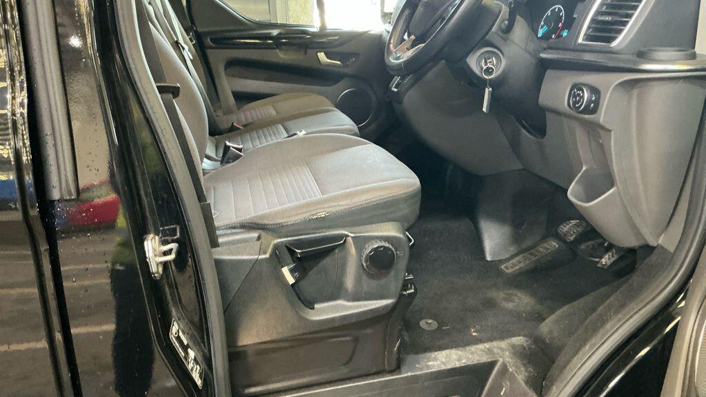 Used Ford Tourneo Custom 2020 for sale - 76370145: Photo 11