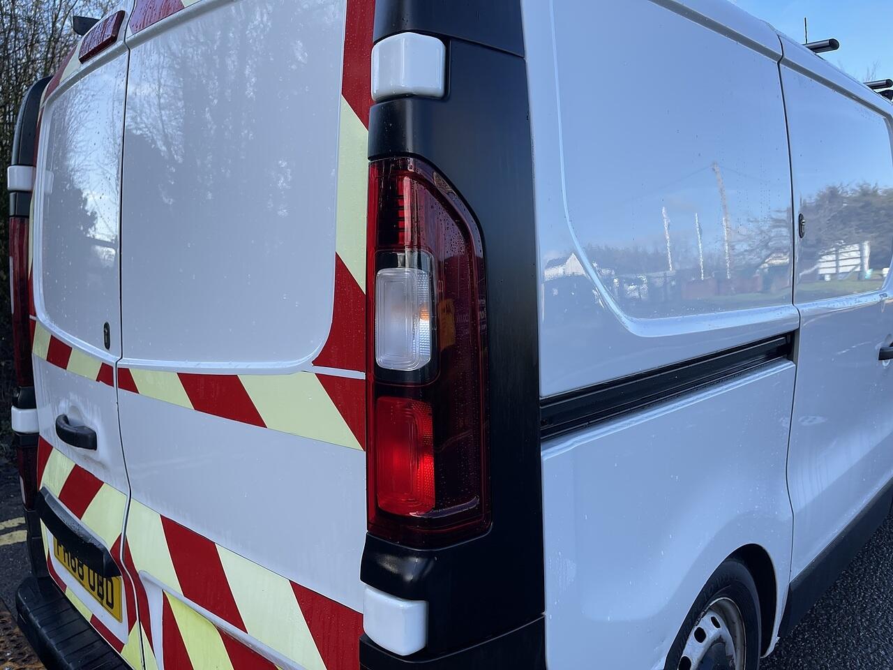 Used Vauxhall Vivaro 2019 for sale - 77020941: Photo 11