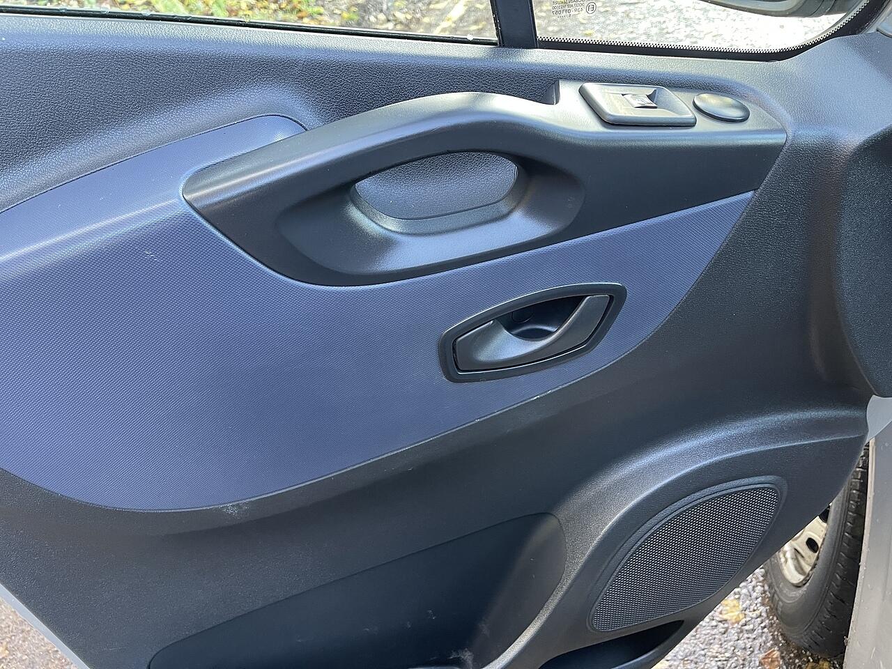 Used Vauxhall Vivaro for sale - 78136436: Photo 28