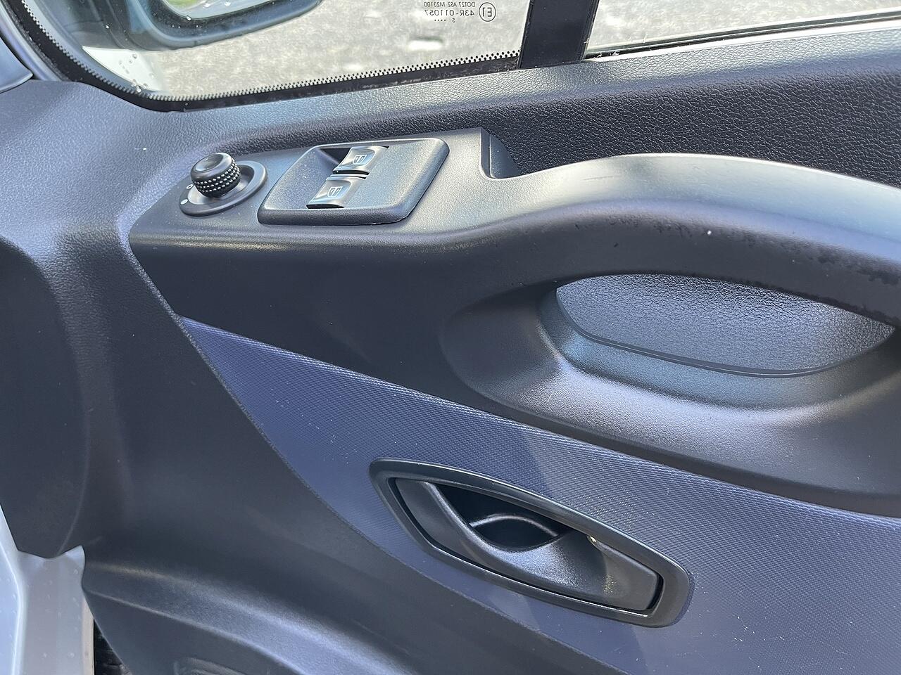 Used Vauxhall Vivaro for sale - 78136436: Photo 30