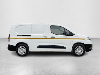 Used Toyota ProAce 2022 for sale - 76378050: Photo