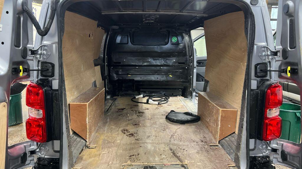 Used Peugeot e-Expert 2021 for sale - 77377376: Photo 18