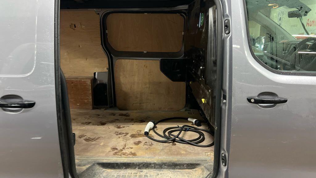 Used Peugeot e-Expert 2021 for sale - 77377376: Photo 20