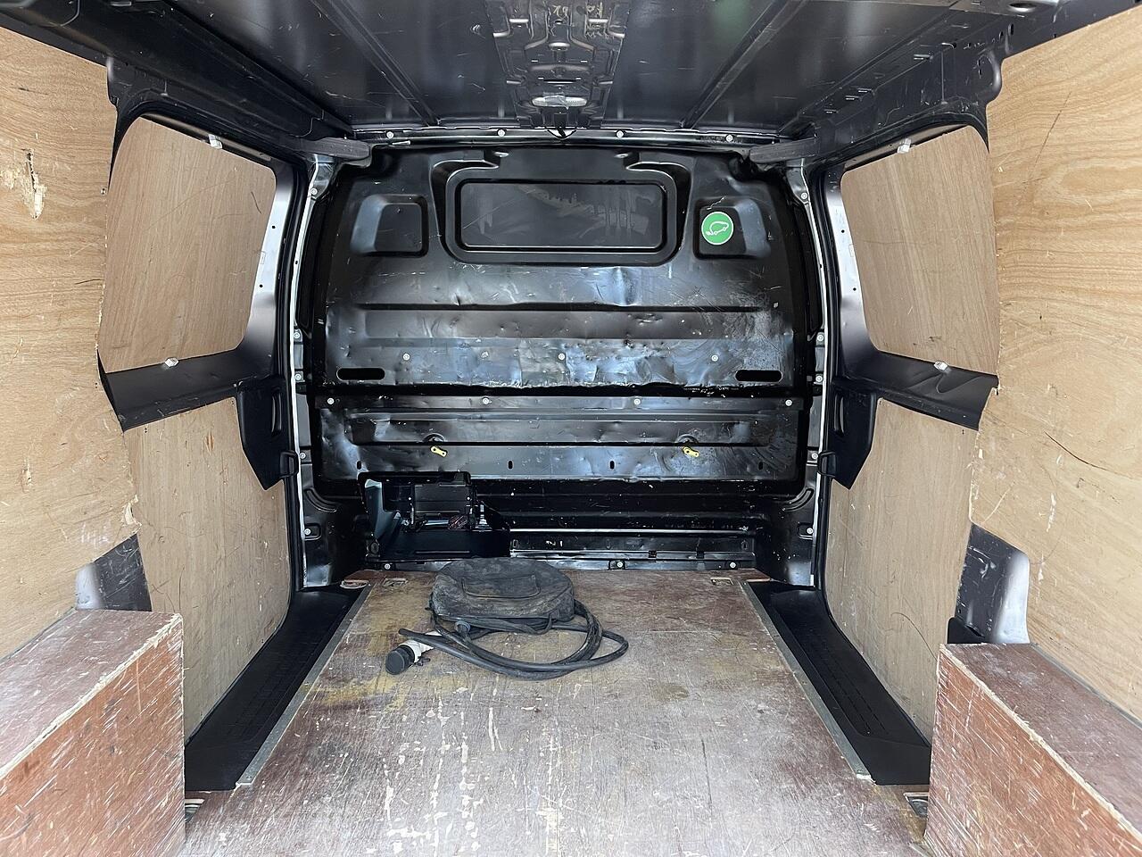 Used Peugeot e-Expert 2021 for sale - 77377376: Photo 35