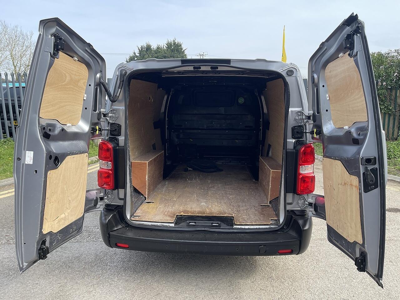 Used Peugeot e-Expert 2021 for sale - 77377376: Photo 36