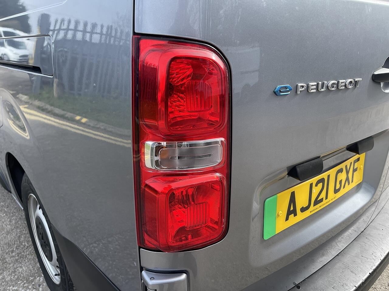 Used Peugeot e-Expert 2021 for sale - 77377376: Photo 38