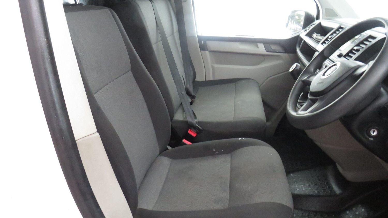 Used Volkswagen Transporter 2018 for sale - 77564868: Photo 11