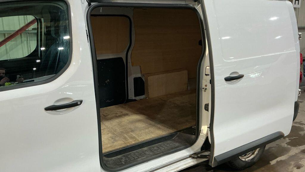 Used Vauxhall Vivaro 2022 for sale - 77267943: Photo 31