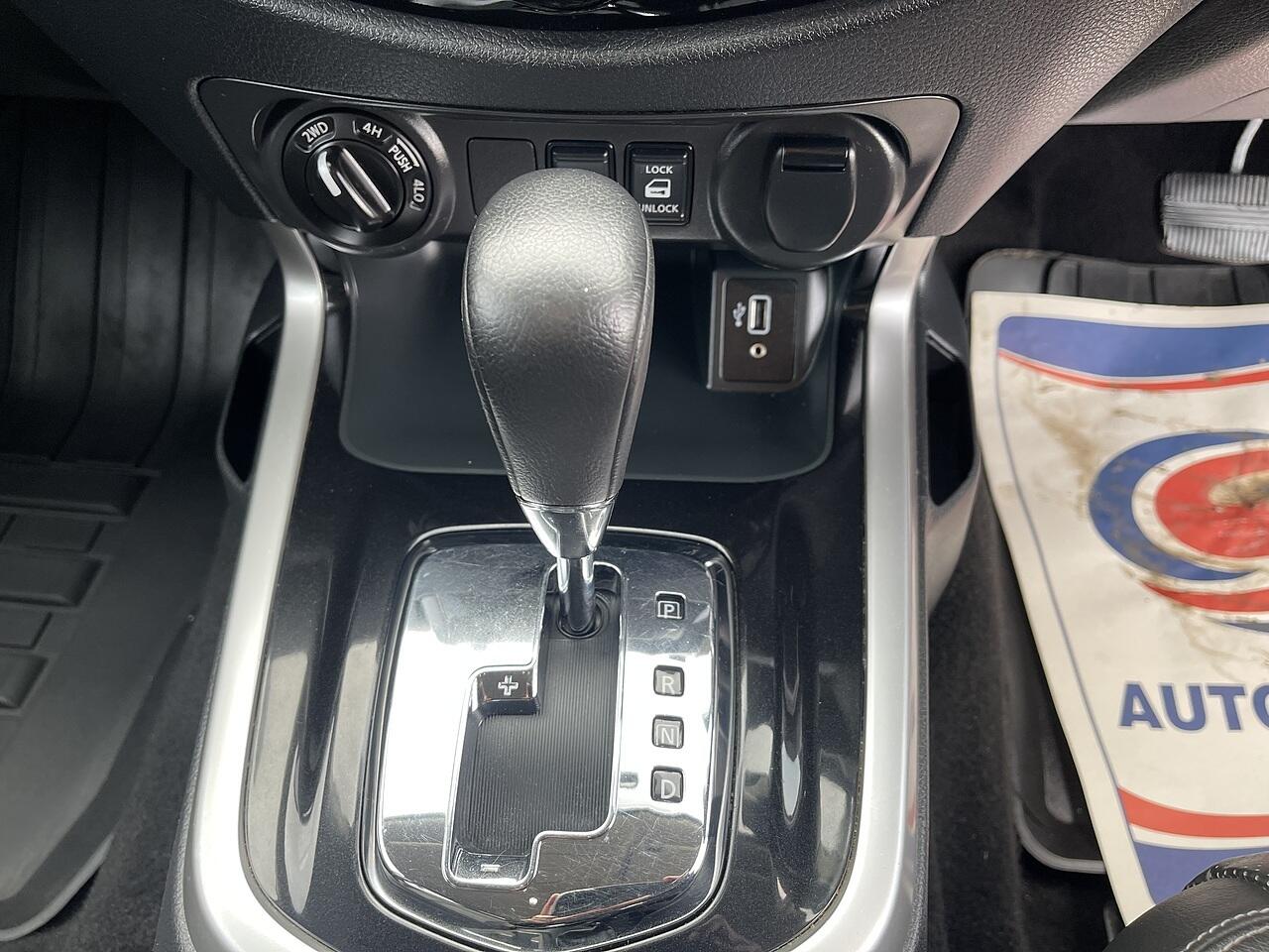 Used Nissan Navara 2019 for sale - 77940042: Photo 43