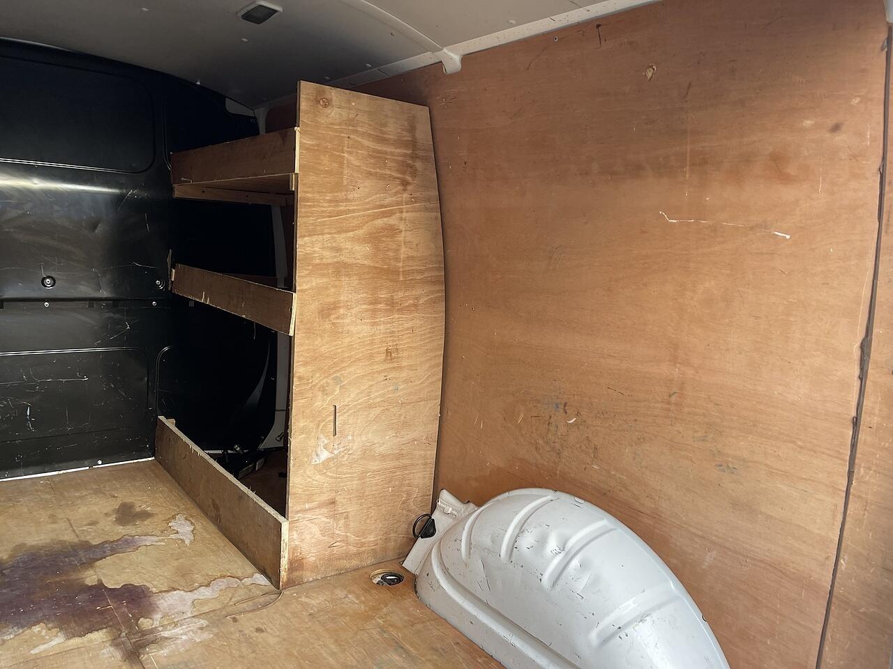 Used Volkswagen Transporter 2018 for sale - 77015383: Photo 29