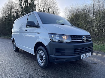 Used Volkswagen Transporter 2018 for sale - 77015383: Photo