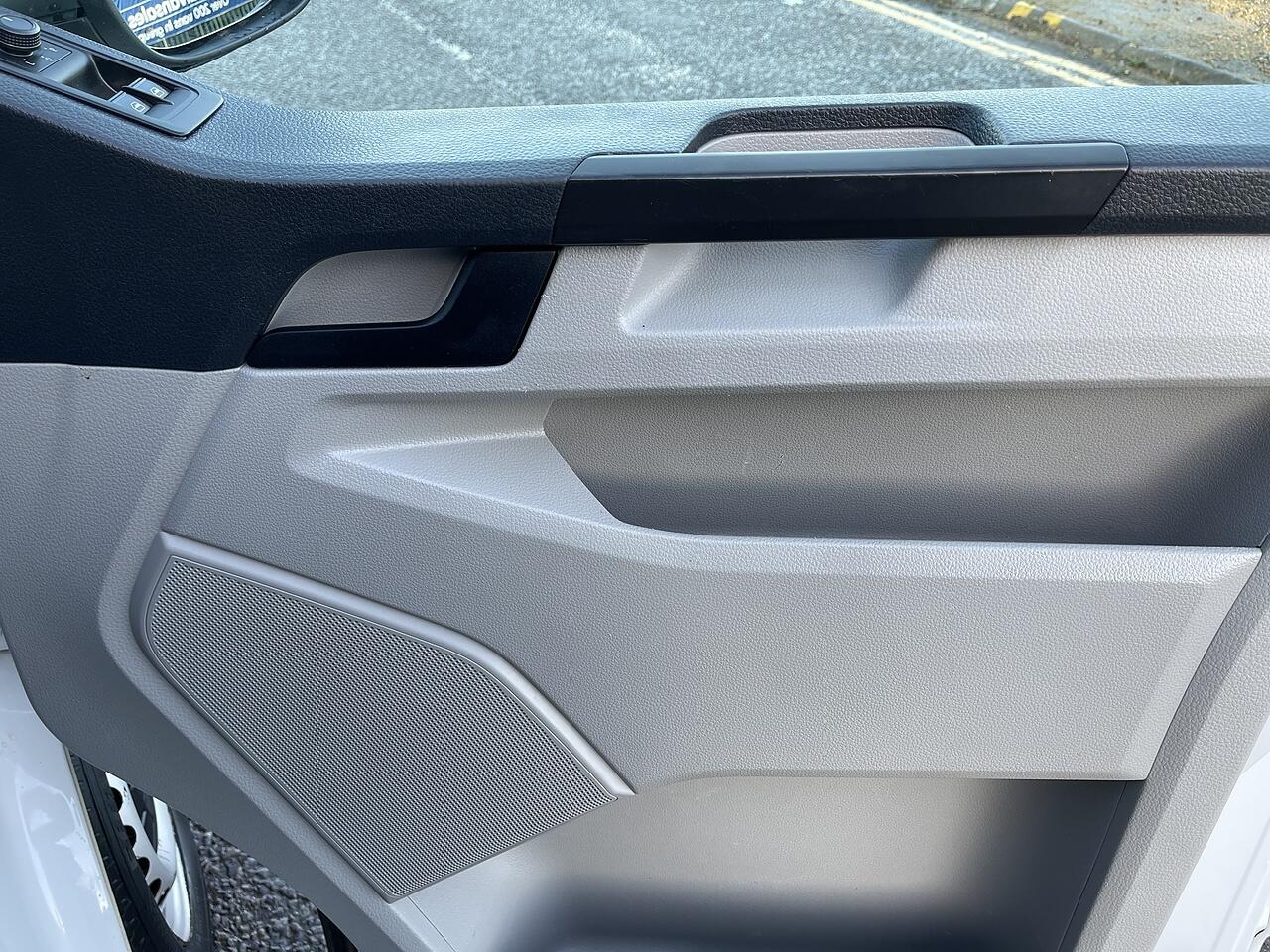 Used Volkswagen Transporter 2018 for sale - 77015383: Photo 36