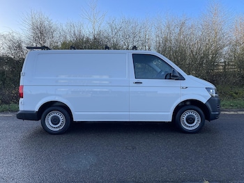 Used Volkswagen Transporter 2018 for sale - 77015383: Photo
