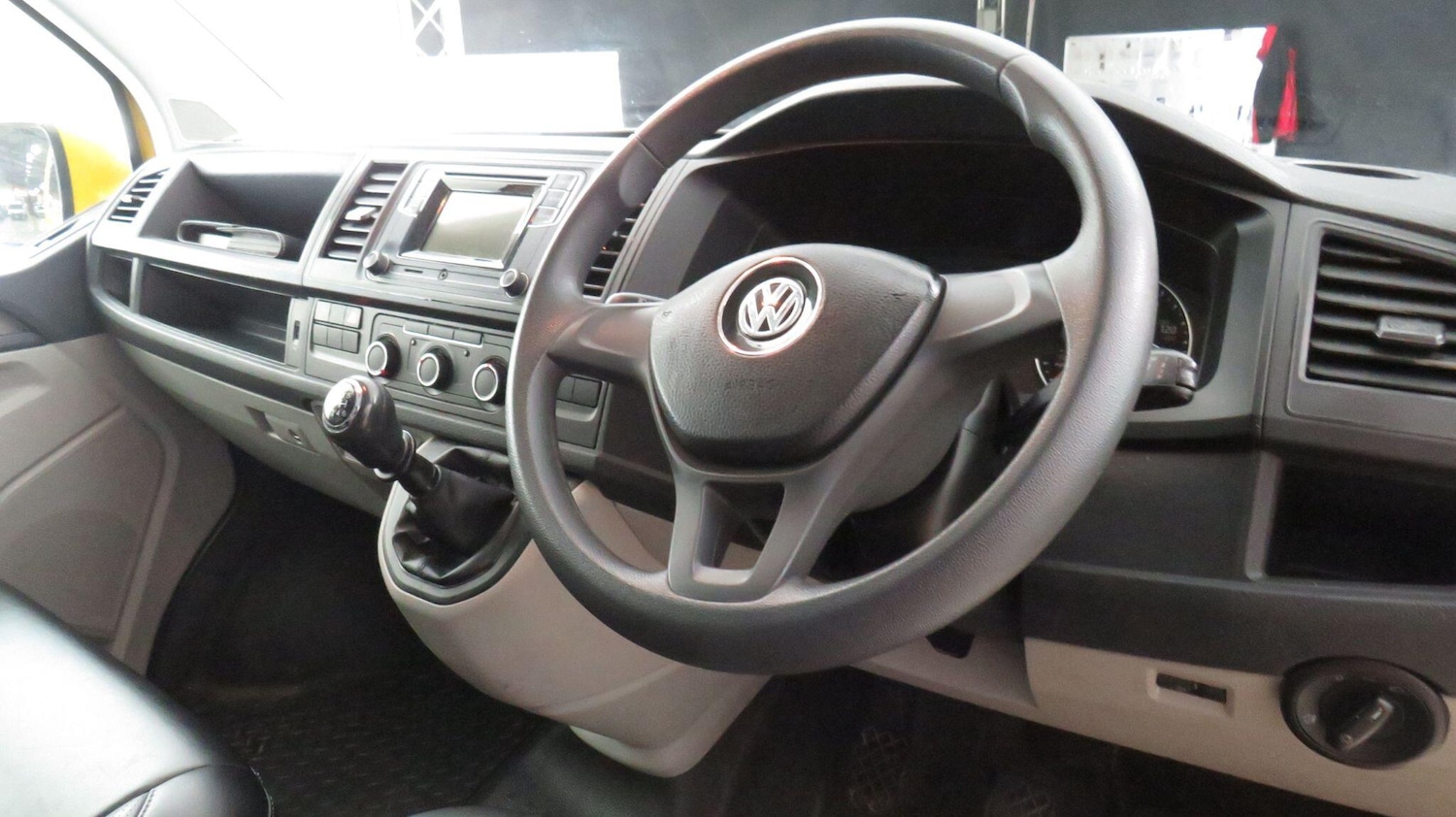 Used Volkswagen Transporter for sale - 77305084: Photo 12