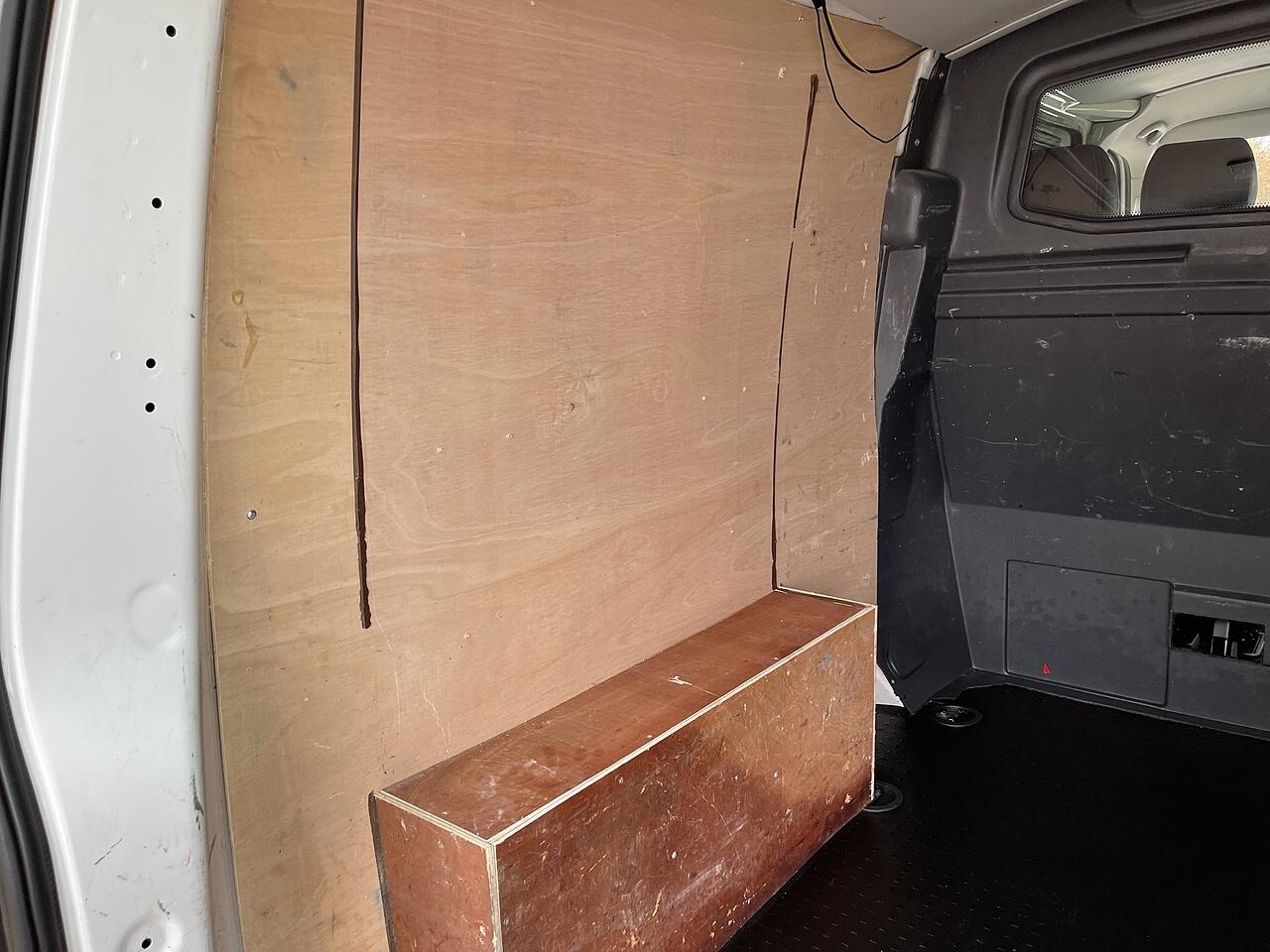 Used Volkswagen Transporter Sportline 2013 for sale - 75905972: Photo 35