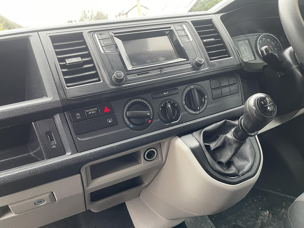 Used Volkswagen Transporter 2018 for sale - 76667389: Photo 21