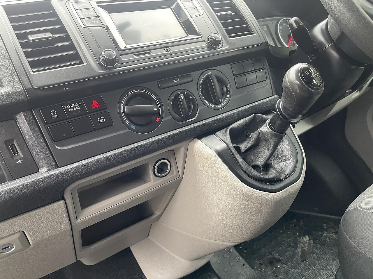 Used Volkswagen Transporter 2018 for sale - 76667389: Photo 22