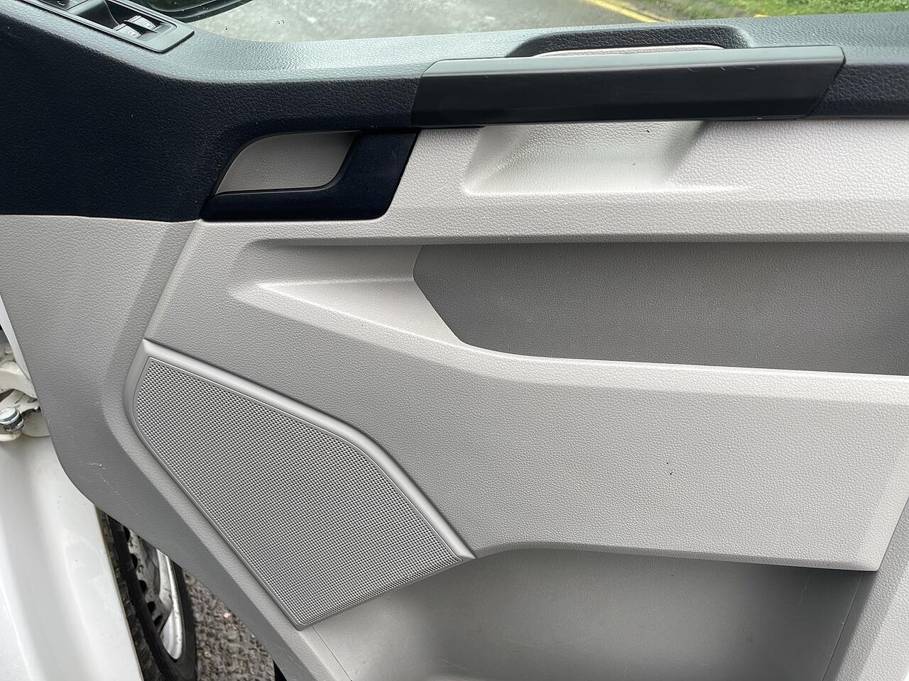 Used Volkswagen Transporter 2018 for sale - 76667389: Photo 38