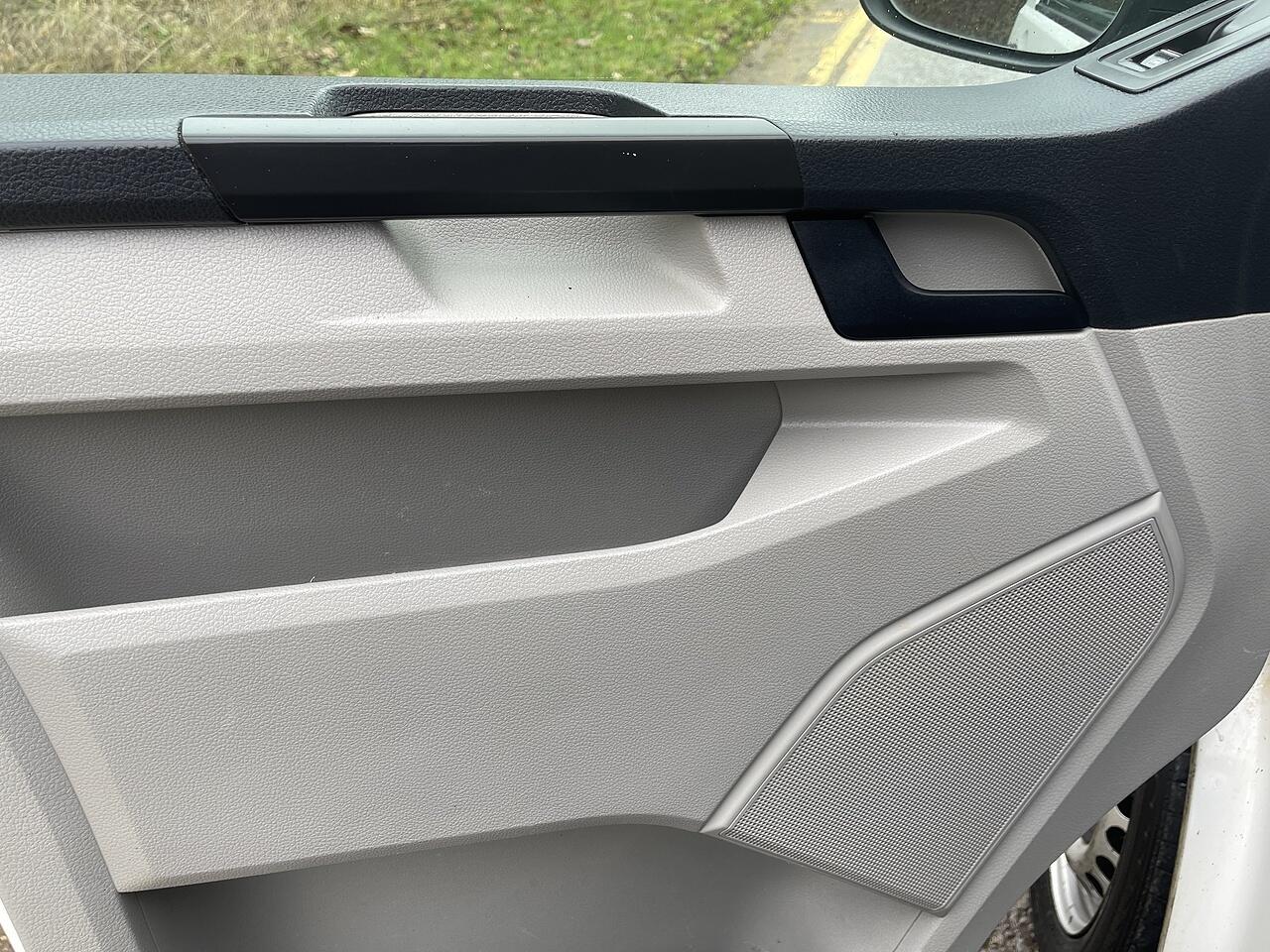 Used Volkswagen Transporter 2018 for sale - 76667389: Photo 39