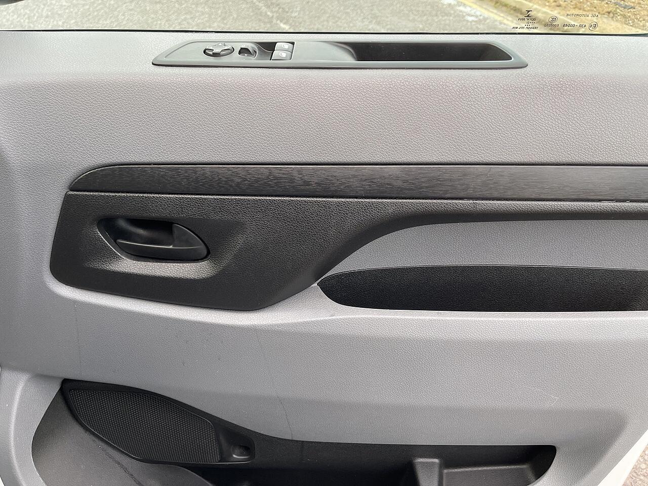 Used Peugeot e-Expert for sale - 77824388: Photo 34