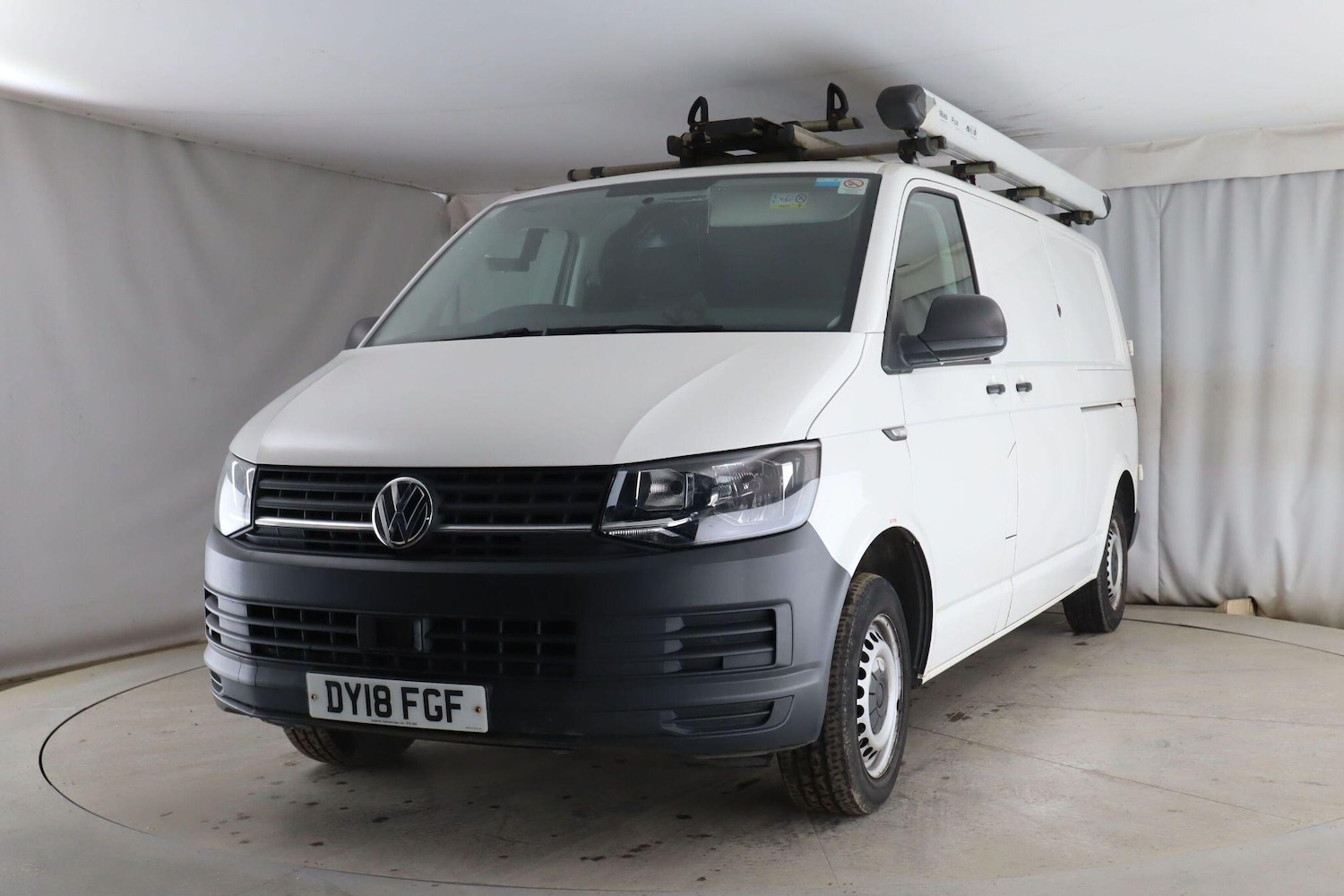 Used Volkswagen Transporter 2018 for sale - 77992962: Photo 2