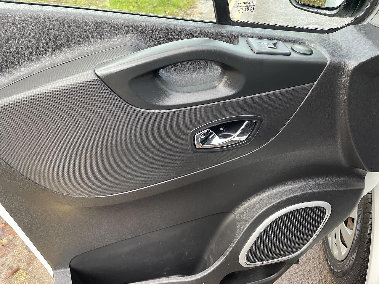 Used Vauxhall Vivaro 2018 for sale - 77969822: Photo 37