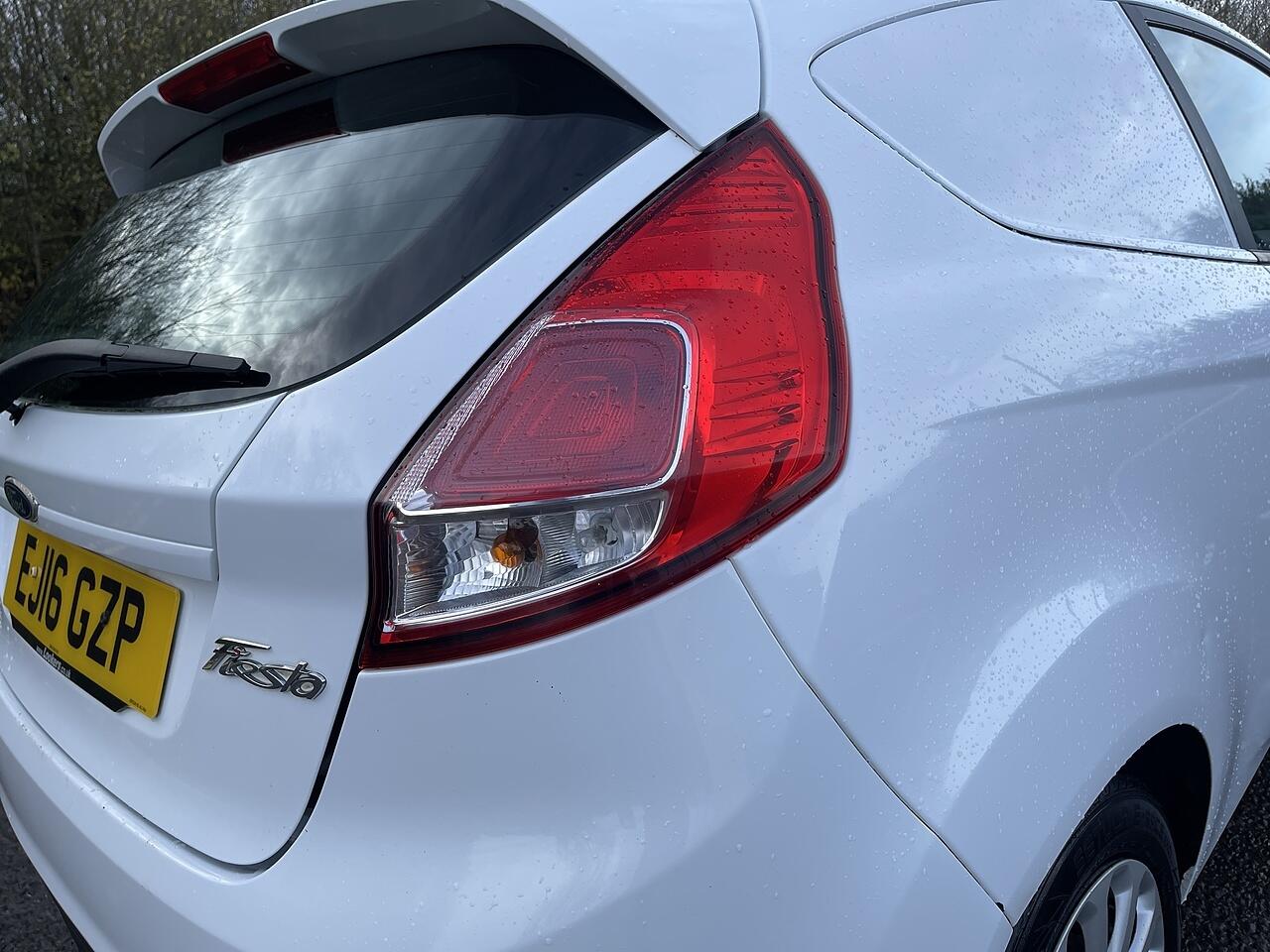 Used Ford Fiesta Van 2016 for sale - 76899411: Photo 13