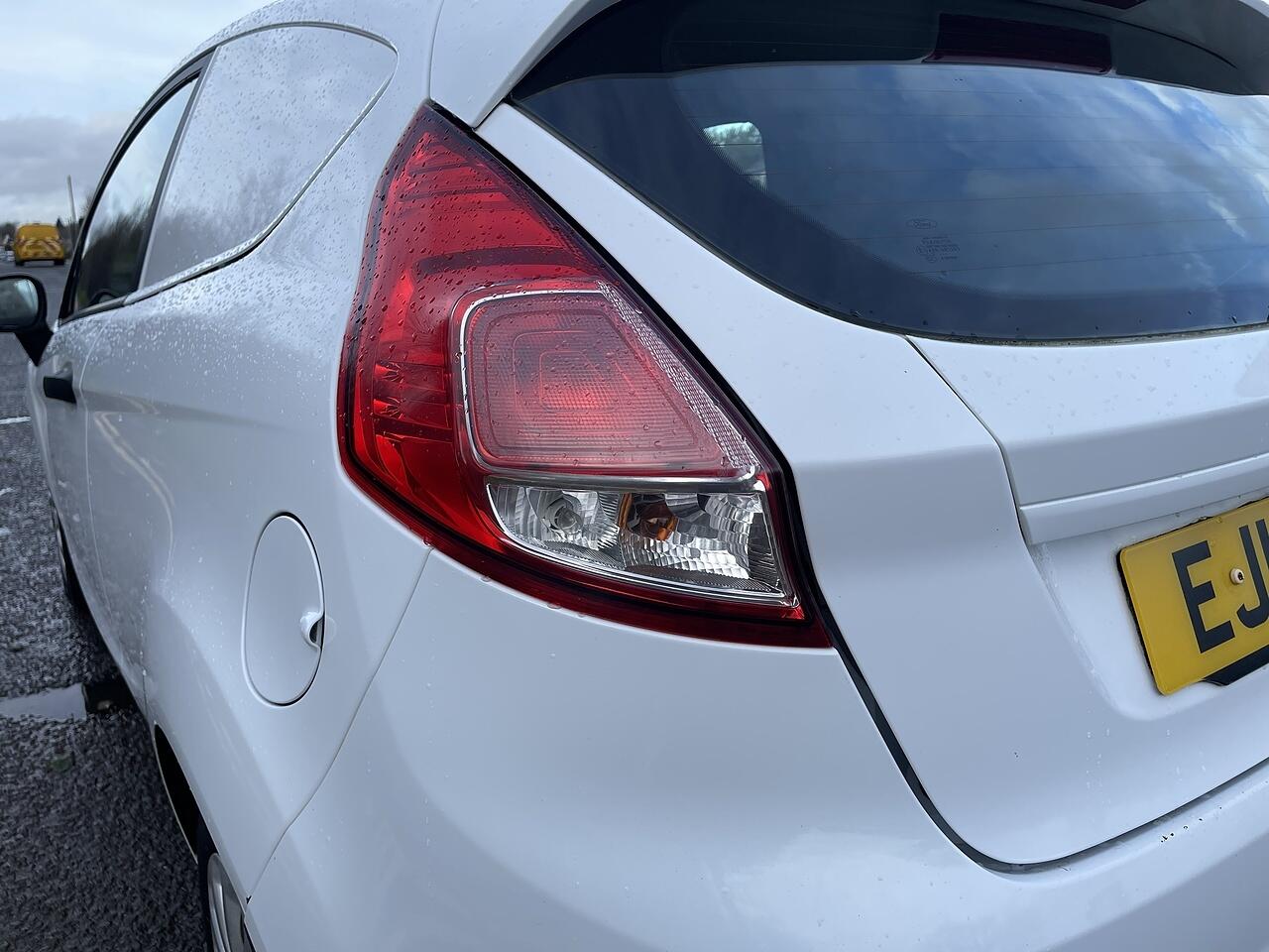 Used Ford Fiesta Van 2016 for sale - 76899411: Photo 14