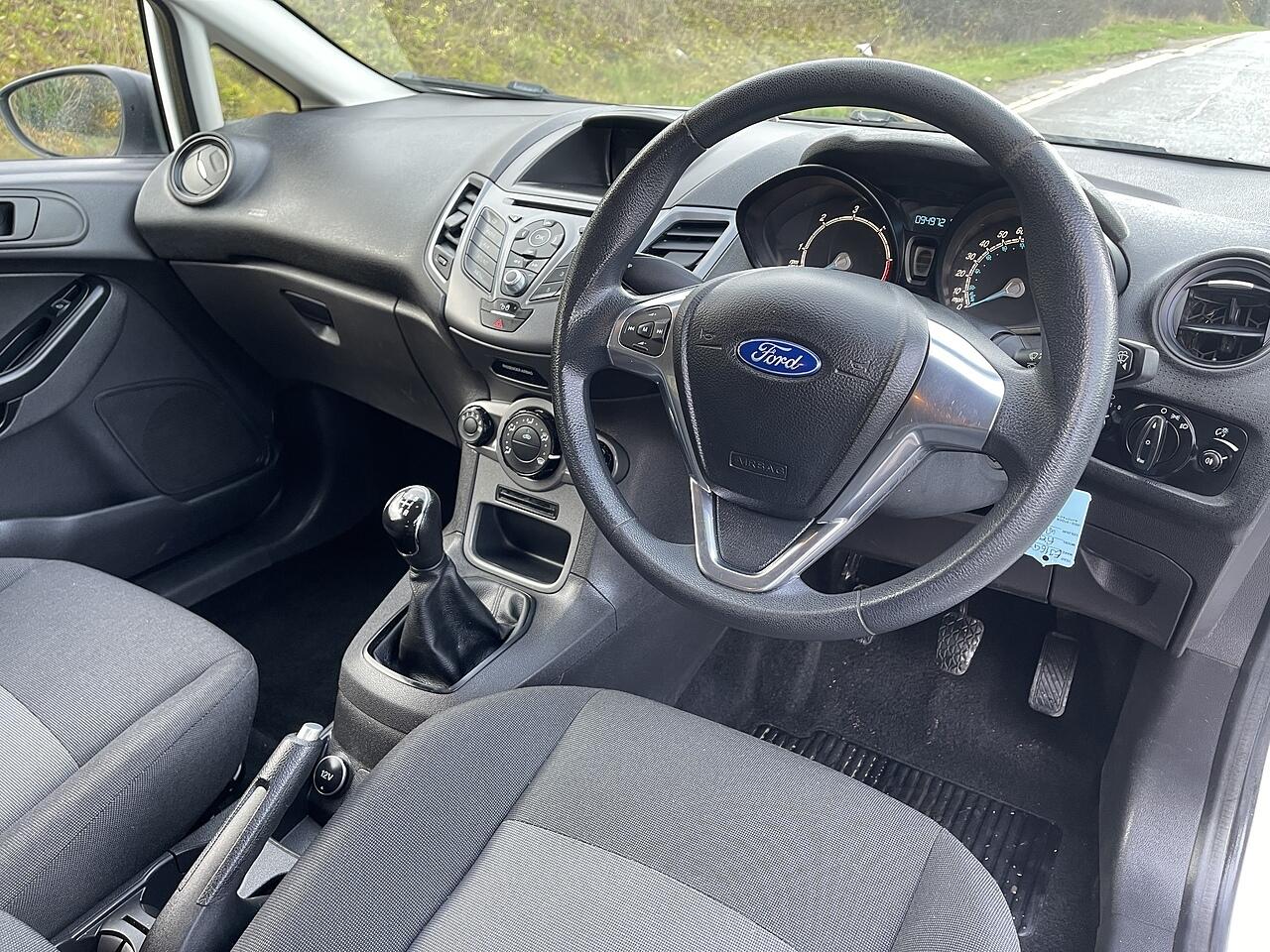 Used Ford Fiesta Van 2016 for sale - 76899411: Photo 15