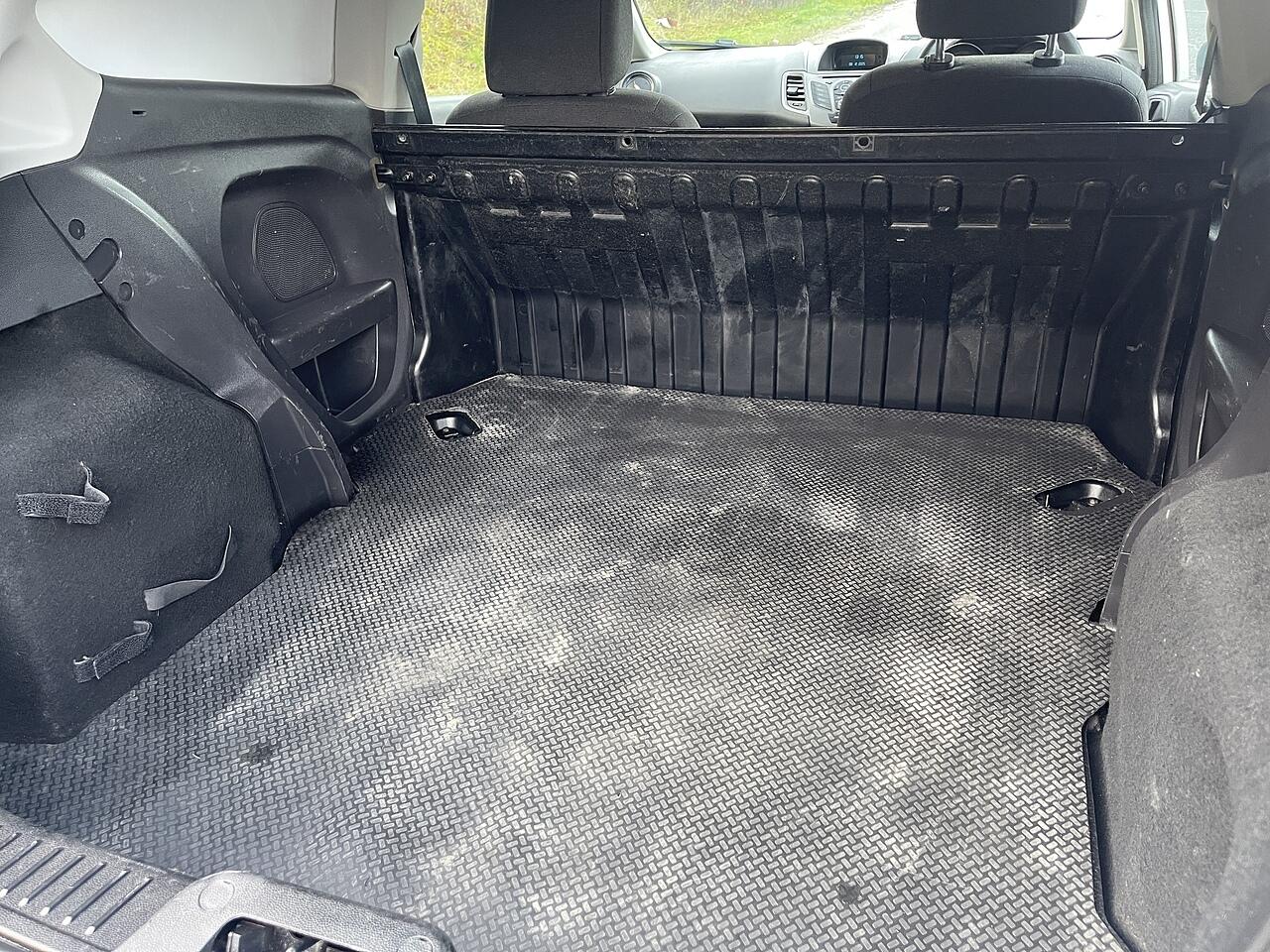 Used Ford Fiesta Van 2016 for sale - 76899411: Photo 29