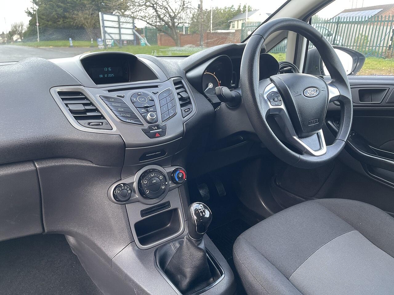 Used Ford Fiesta Van 2016 for sale - 76899411: Photo 32