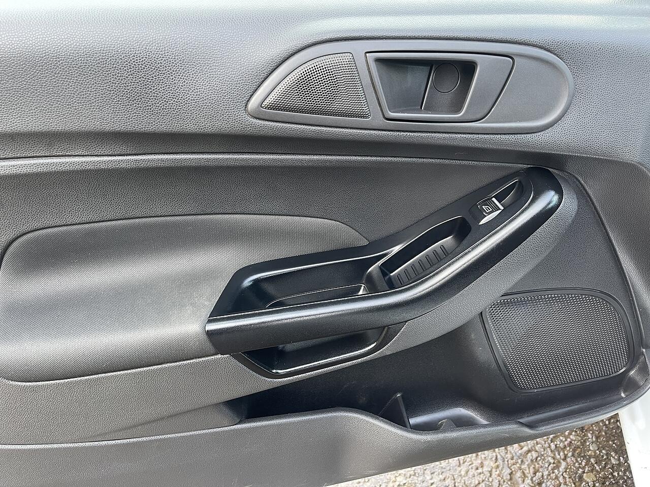 Used Ford Fiesta Van 2016 for sale - 76899411: Photo 33