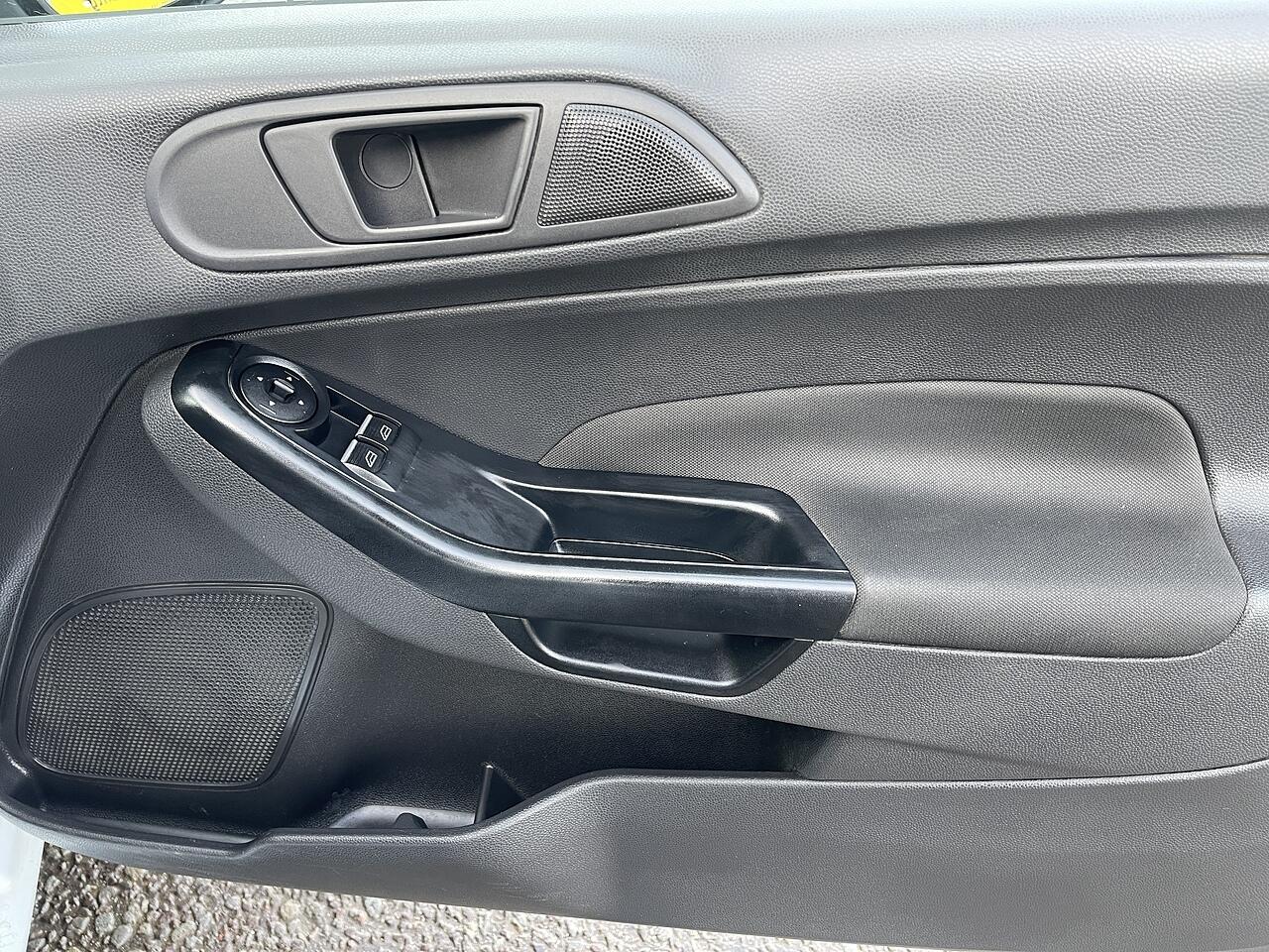 Used Ford Fiesta Van 2016 for sale - 76899411: Photo 35