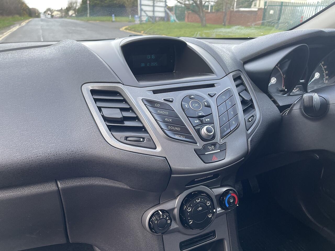 Used Ford Fiesta Van 2016 for sale - 76899411: Photo 37