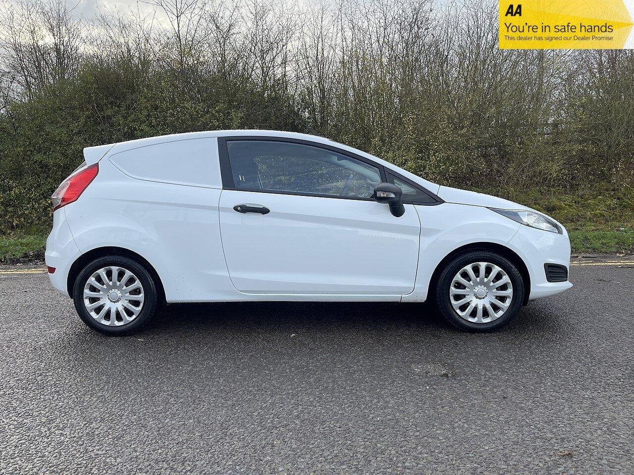 Used Ford Fiesta Van 2016 for sale - 76899411: Photo 5